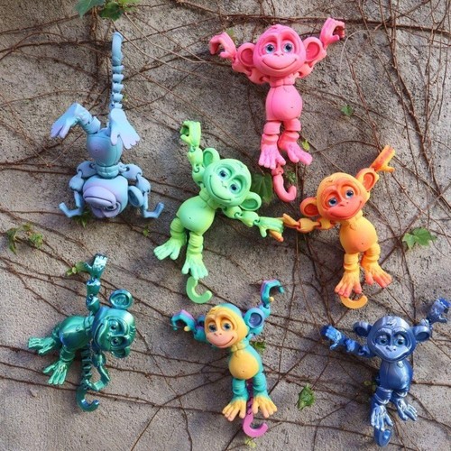 Printed climbing monkey - 3d,