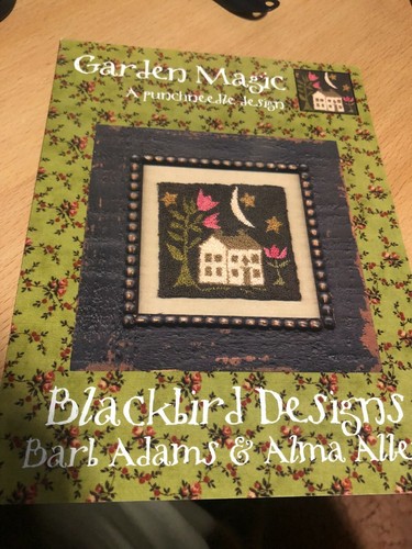 Blackbird designs garden - blackbird,