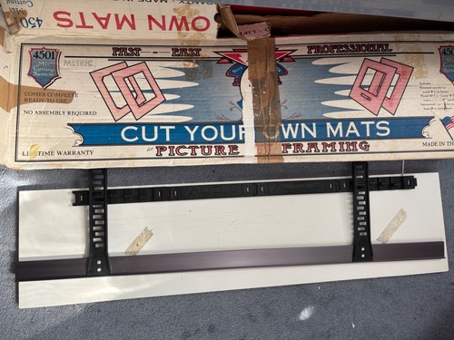 Alto picture framing mount
