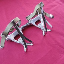 VINTAGE CAMPAGNOLO AERO PEDALS WITH ORIGINAL CAGE AND STRAPS.