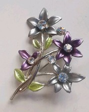 Vintage Silver Tone Enamel And Rhinestone Flower Brooch. R41L