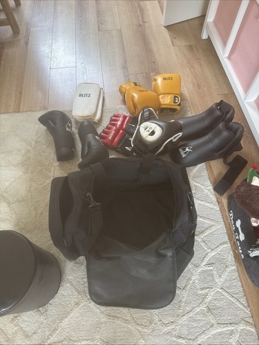 Boxing kickboxing equipment - /,