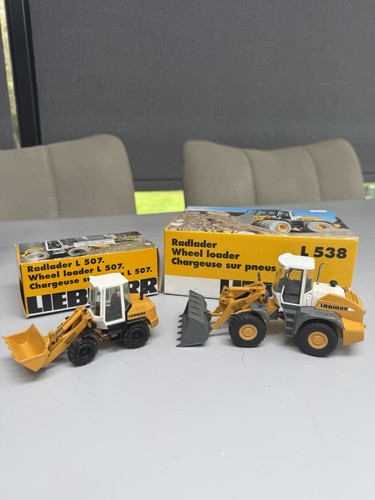 Liebherr loading shovels - shovels, x2