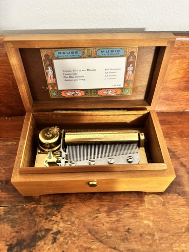 Reuge sainte croix music box - reuge,