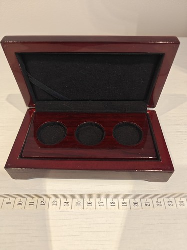 Tripple gold sovereign - gold,