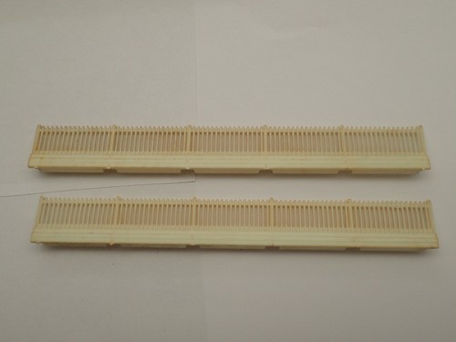Pair 4mm scale clip on - of,
