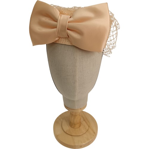 Elegant peach fascinator - peach,