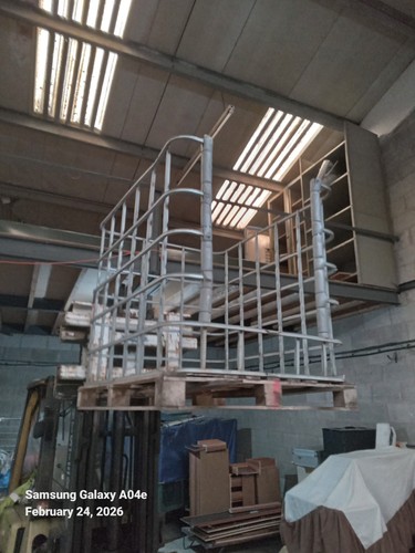 Fork truck platform - truck,