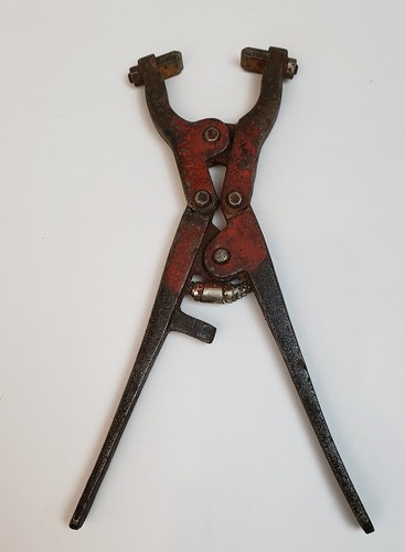 Roof tile separation - roof, pliers