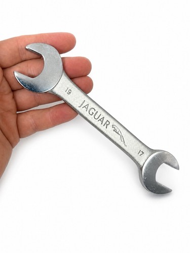 Vintage jaguar spanner 17mm - jaguar,