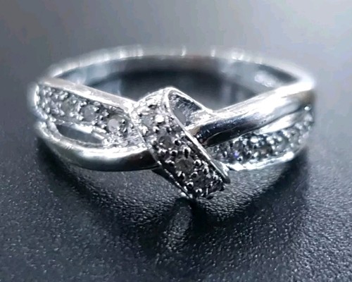 Beautiful hallmarked 9ct - beautiful,