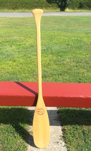 Wooden paddle quessy label - 'quessy', +