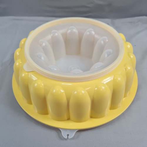 Tupperware jelly mould yellow - tupperware,