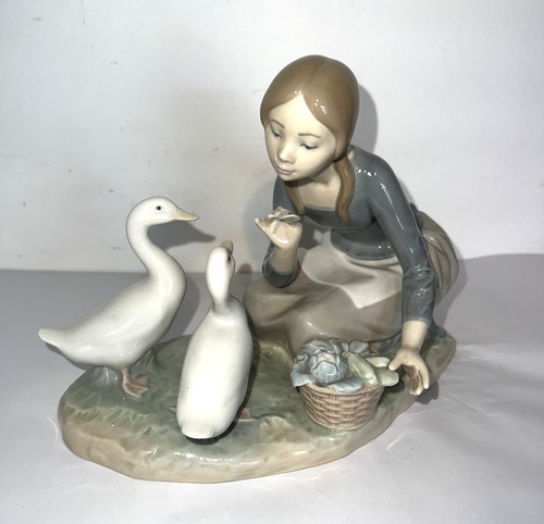 Lladro figure feeding - figure,