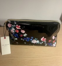 TED BAKER ❤️ Black