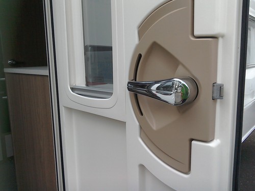Dometic door handle - door,