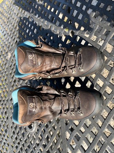 Scarpa brown walking boots