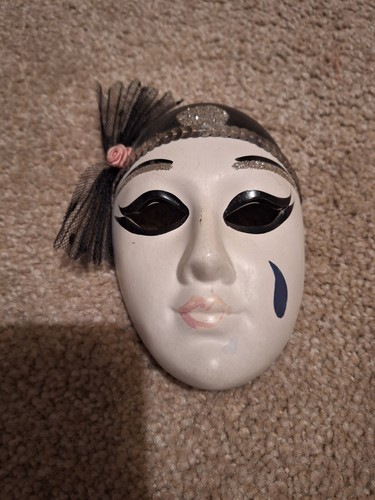 Porcelain hanging wall mask - wall,