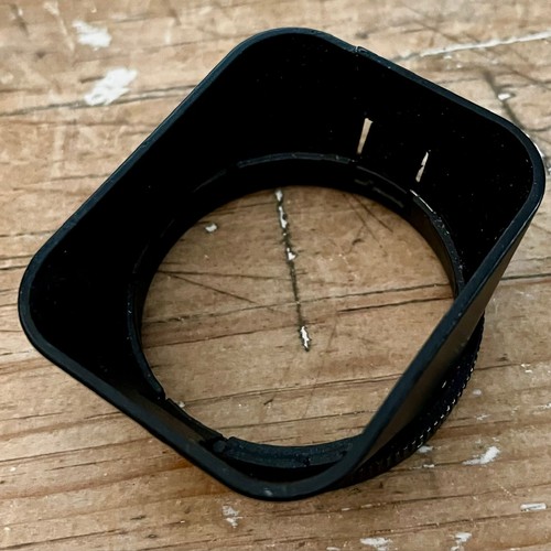 Leica 12589 hood for 35mm