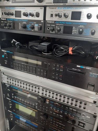 Roland 550 synthesizer with - d-550,