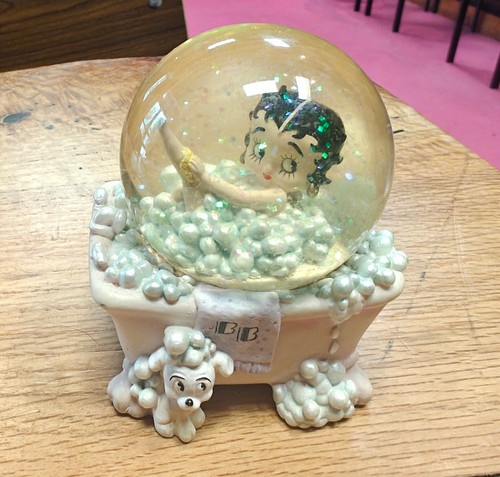 Betty boop bath figurine - betty, 4"