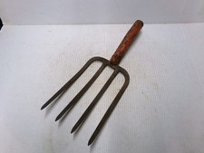 Vintage Rustic Metal 4 Tine