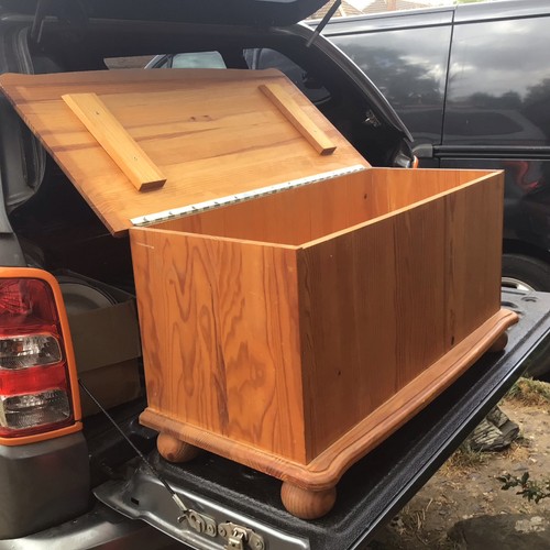 Pine trunk blanket box - trunk/blanket, box/toy