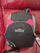 Trunki BoostApak Portable Car Seat Backpack Pink and Black