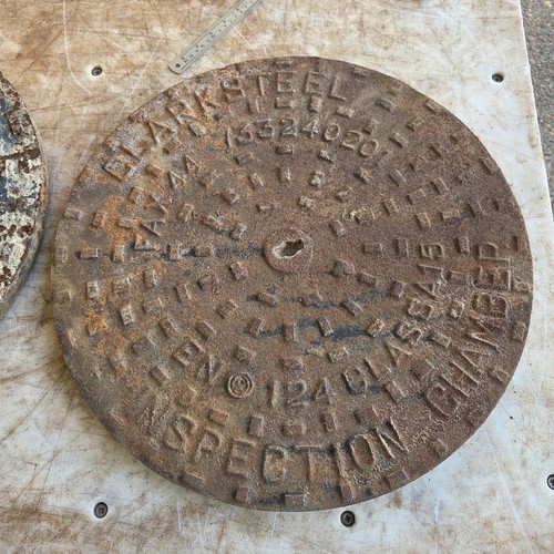 Round cast iron manhole cover - cast,