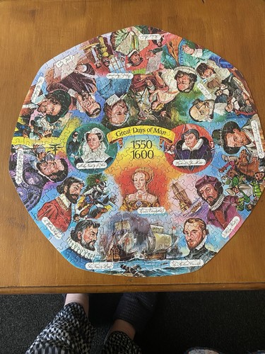 Waddingtons circular jigsaw - circular,