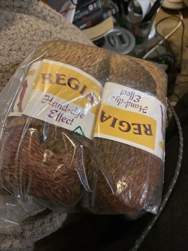 Rolls regia hand - of,