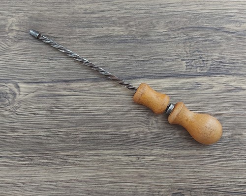 Antique vintage 9 - /,