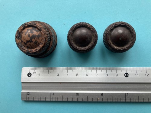 Bakelite vintage radio knobs - 3,