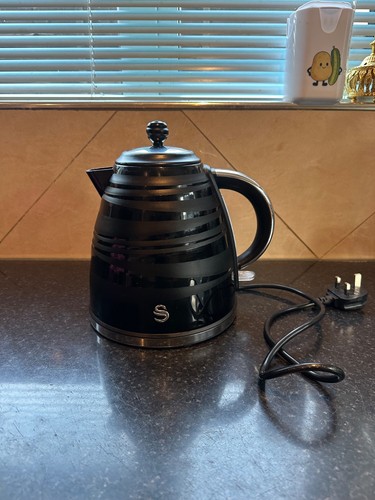 Swan sk31050bn symphony 7l - sk31050bn, 1.7l
