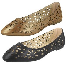 Spot On Ladies Flower Cut Out