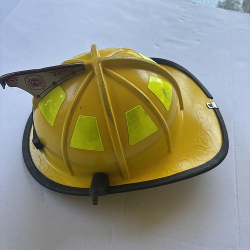 Cairns 1044 fire helmet - cairns,