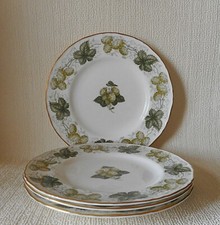 FOUR  ROYAL WORCESTER MATHON - THE WORCESTER HOP 205mm PLATES 