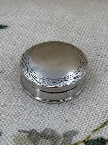 Vintage 925 engraved silver - engraved,