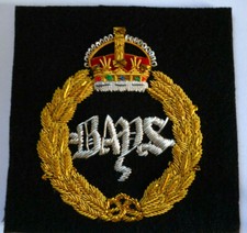 THE QUEENS BAYS BLAZER BADGE