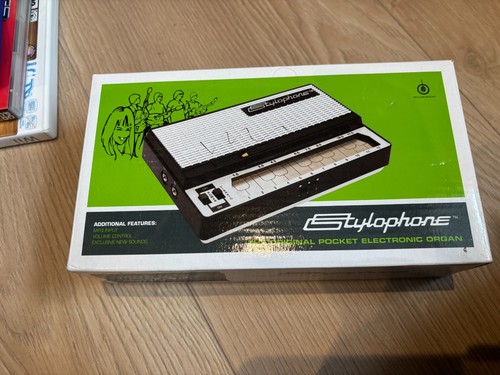 Stylophone synthesizer - s1,
