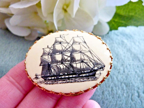 Unusual vintage lucite sailing - unusual,