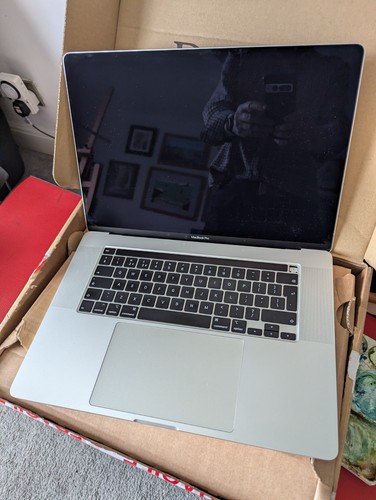 Apple macbook pro in - macbook,