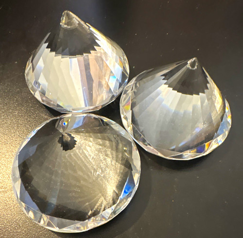 Clear faceted crystal - clear,