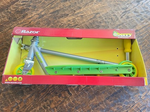 New razor berry kick scooter - razor,