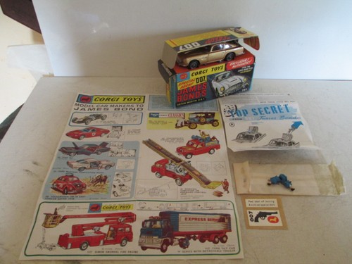 Corgi toys 261 - corgi, martin