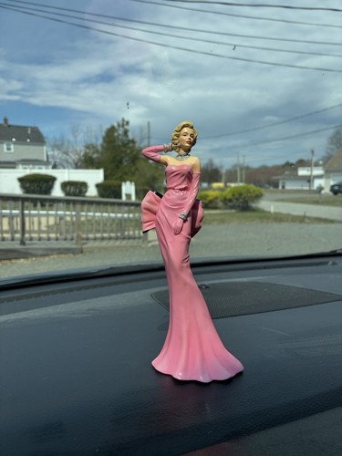 Marilyn monroe figurine - monroe,