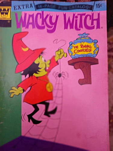 Gold key wacky witch - key,
