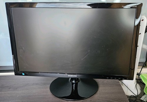Samsung s24b300hl series 3 - 24,