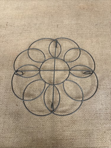Antique wire trivet - -, cooling