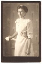 Photograph Alwin Zenker, Sayda i. Erzg., portrait young lady in pretty dress 